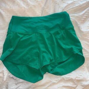 Women's Green Lululemon high rise speed up shorts